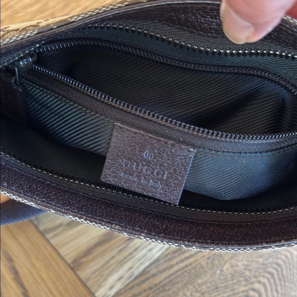 Gucci GG Canvas Messenger Monogram Bag - Picture 7 of 13